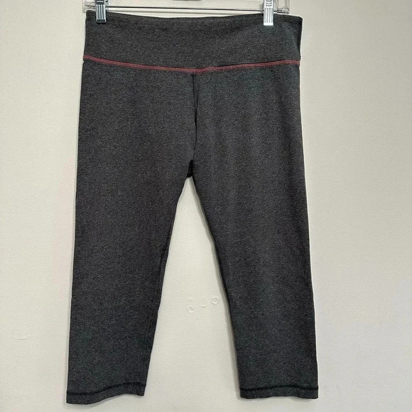Lululemon cropped leggings. Size 8 - Picture 1 of 4